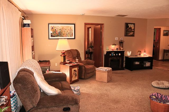 1109 B W Market Street, Crawfordsville, IN 47933