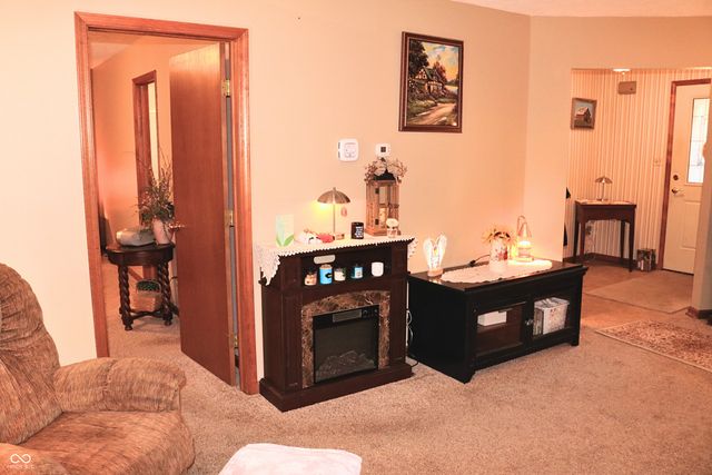 1109 B W Market Street, Crawfordsville, IN 47933