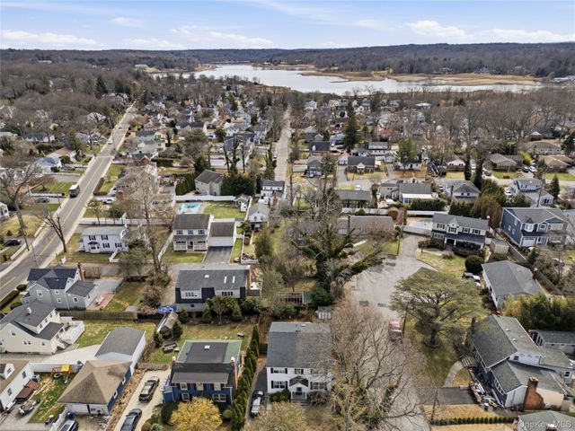 1 & 2 Finnin Place, Bayville, NY 11709