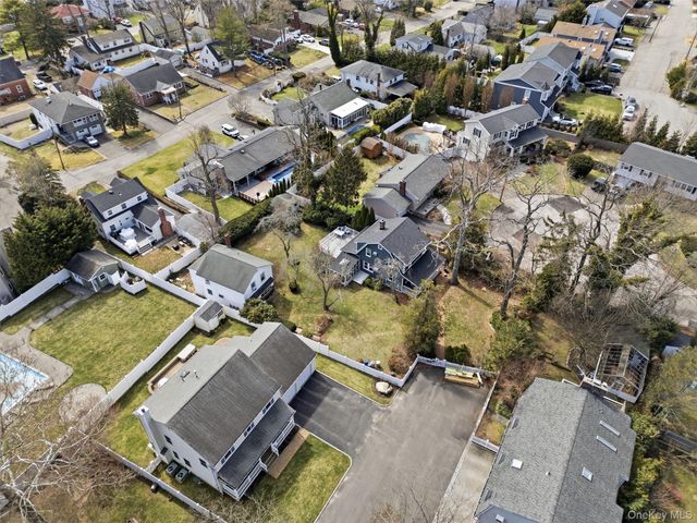 1 & 2 Finnin Place, Bayville, NY 11709