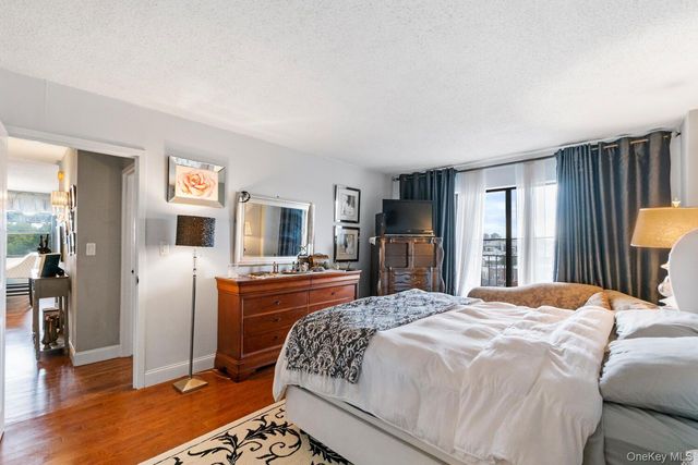 25-40 Shore Boulevard 6A, Astoria, NY 11102