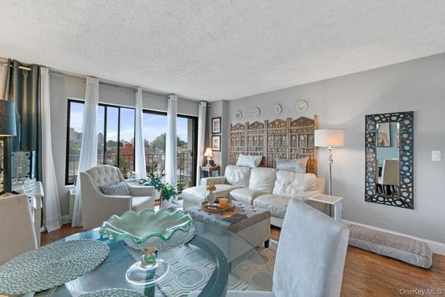 25-40 Shore Boulevard 6A, Astoria, NY 11102