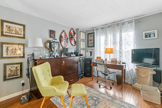 25-40 Shore Boulevard 6A, Astoria, NY 11102