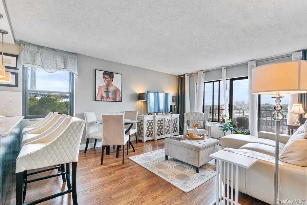 25-40 Shore Boulevard 6A, Astoria, NY 11102