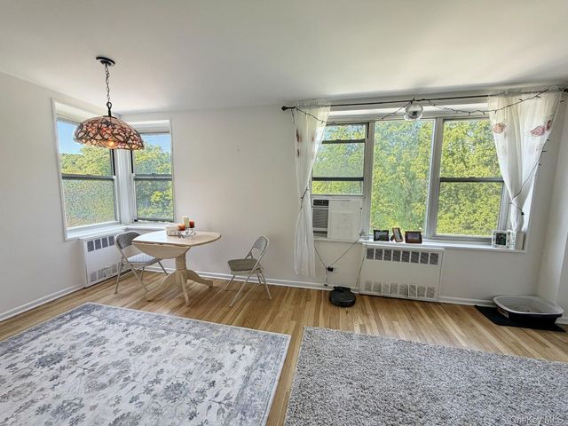 209-15 18th Avenue 4K, Bayside, NY 11360