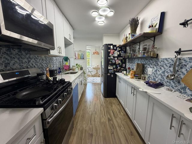 209-15 18th Avenue 4K, Bayside, NY 11360
