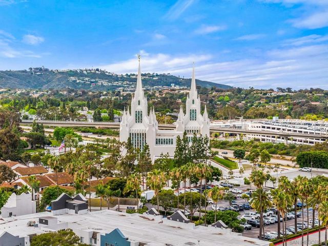 8889 Caminito Plaza Centro 7225, San Diego, CA 92122