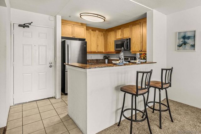 8889 Caminito Plaza Centro 7225, San Diego, CA 92122