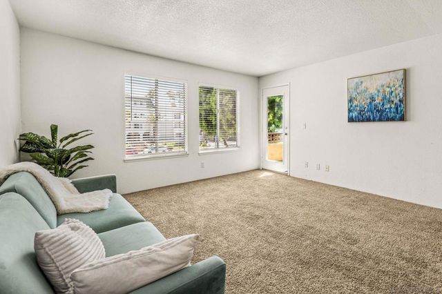 8889 Caminito Plaza Centro 7225, San Diego, CA 92122