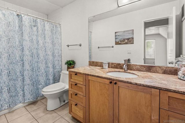 8889 Caminito Plaza Centro 7225, San Diego, CA 92122