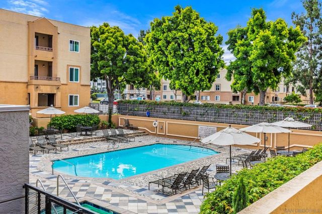 8889 Caminito Plaza Centro 7225, San Diego, CA 92122