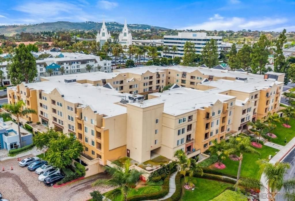 8889 Caminito Plaza Centro 7225, San Diego, CA 92122