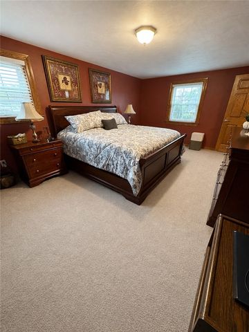 216 Woodridge Dr, Scott Twp, PA 15106