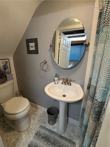 216 Woodridge Dr, Scott Twp, PA 15106