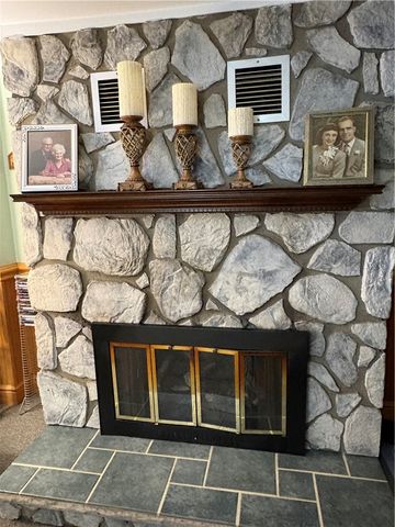 216 Woodridge Dr, Scott Twp, PA 15106