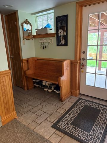 216 Woodridge Dr, Scott Twp, PA 15106