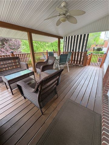 216 Woodridge Dr, Scott Twp, PA 15106