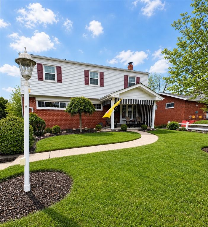 216 Woodridge Dr, Scott Twp, PA 15106