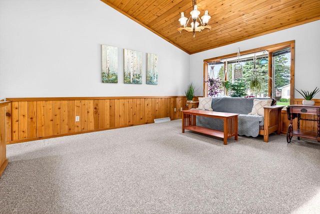 203 E Peckham STREET, Neenah, WI 54956