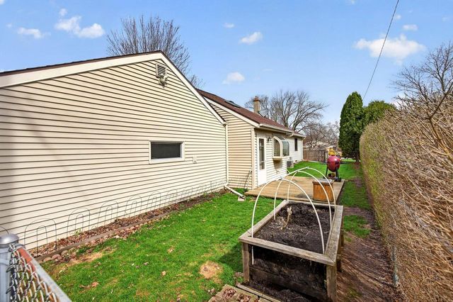 203 E Peckham STREET, Neenah, WI 54956