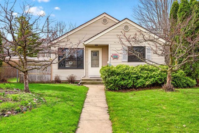 203 E Peckham STREET, Neenah, WI 54956