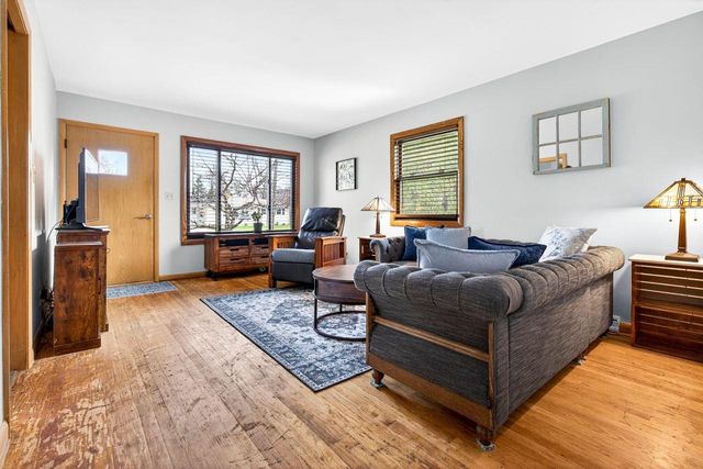203 E Peckham STREET, Neenah, WI 54956