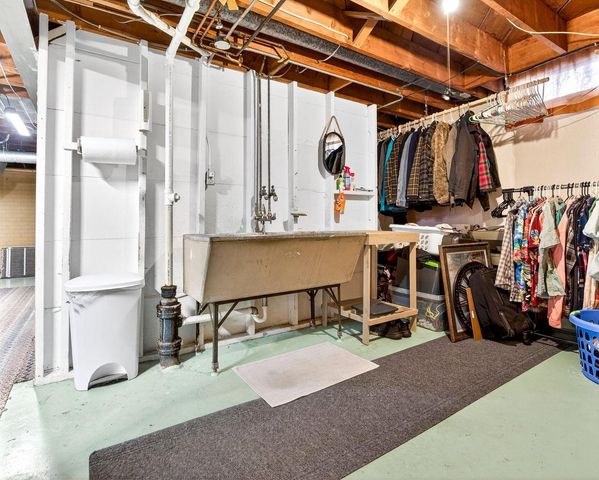 203 E Peckham STREET, Neenah, WI 54956