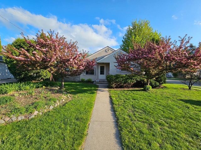 203 E Peckham STREET, Neenah, WI 54956