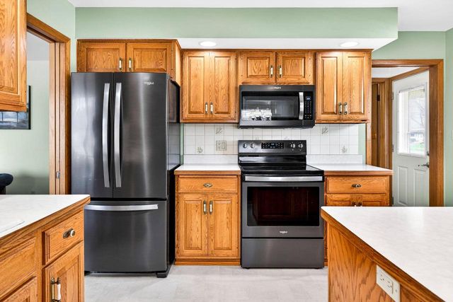 203 E Peckham STREET, Neenah, WI 54956