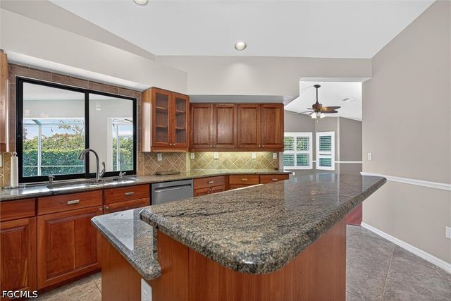 12661 Strathmore LOOP, Fort Myers, FL 33912