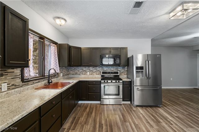 1821 Myersville Road, Akron, OH 44312