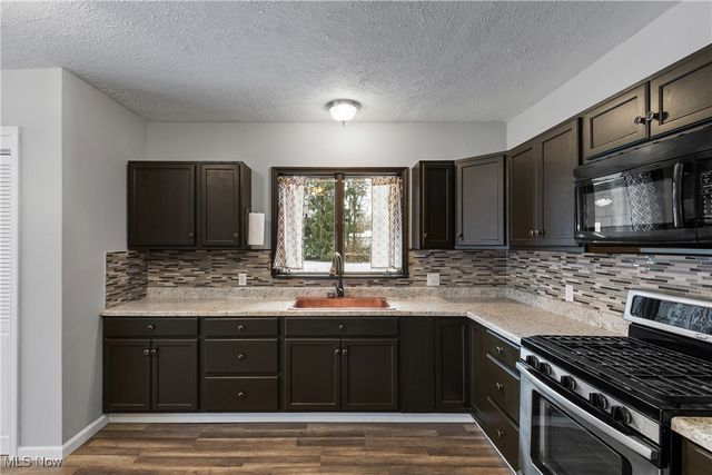 1821 Myersville Road, Akron, OH 44312