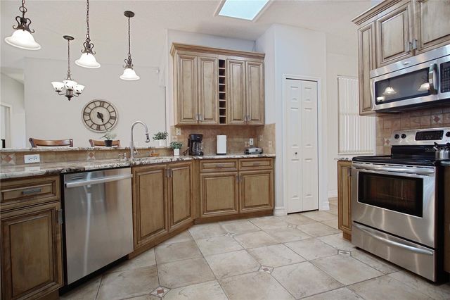 413 MARLBERRY LEAF AVENUE, Kissimmee, FL 34758