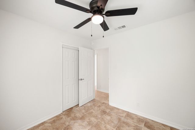 5230 SWANN LN, San Antonio, TX 78219