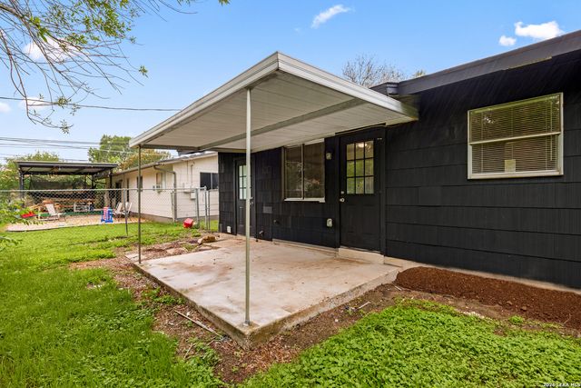 5230 SWANN LN, San Antonio, TX 78219