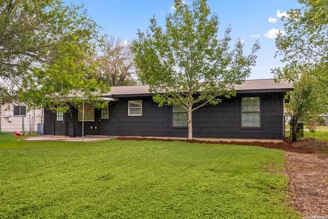 5230 SWANN LN, San Antonio, TX 78219
