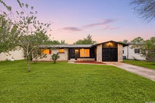 5230 SWANN LN, San Antonio, TX 78219