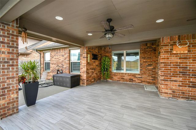 29622 Breakwater Dr, Katy, TX 77494