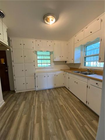 5800 Yecker Avenue, Kansas City, KS 66104