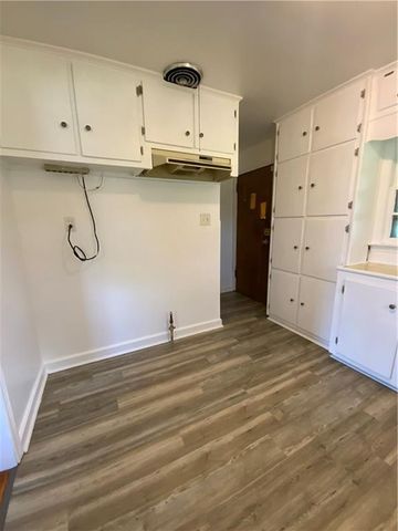 5800 Yecker Avenue, Kansas City, KS 66104