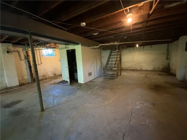 5800 Yecker Avenue, Kansas City, KS 66104