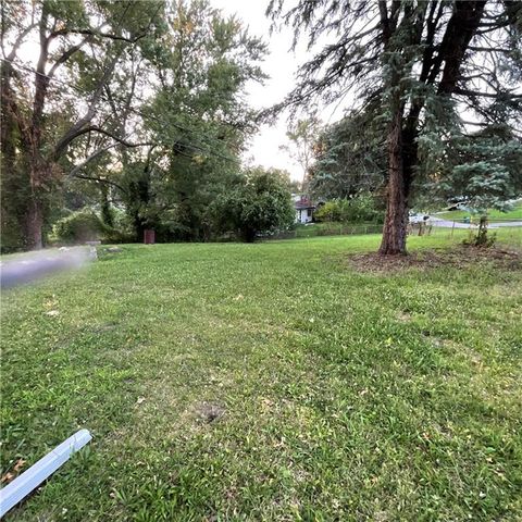 5800 Yecker Avenue, Kansas City, KS 66104