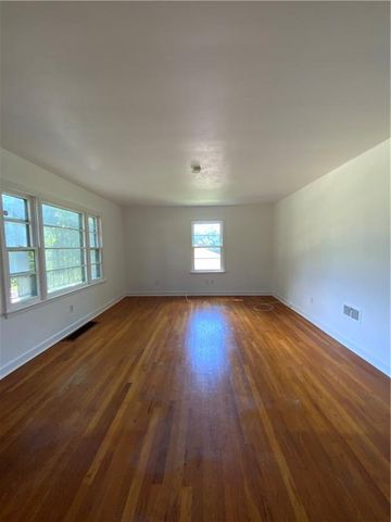 5800 Yecker Avenue, Kansas City, KS 66104