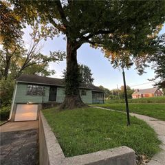 5800 Yecker Avenue, Kansas City, KS 66104