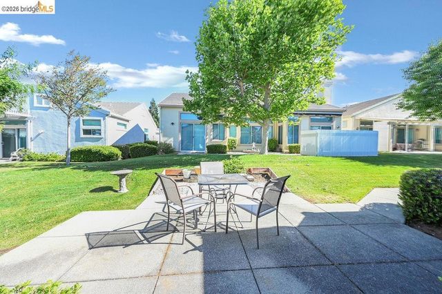 1585 Summerland Way, Brentwood, CA 94513