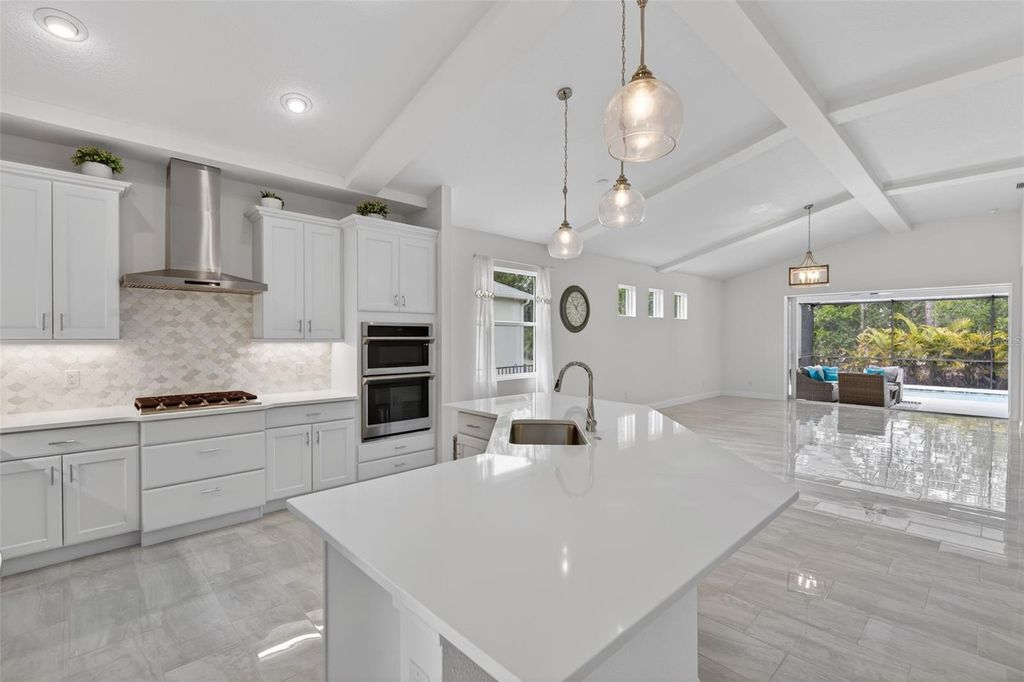 Image 11 of property listing at 12739 RAINWASHED LOOP, Parrish, FL 34219