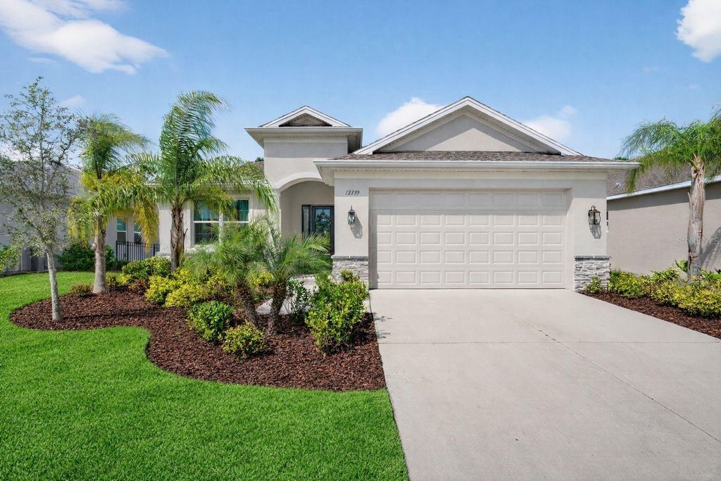Image 3 of property listing at 12739 RAINWASHED LOOP, Parrish, FL 34219