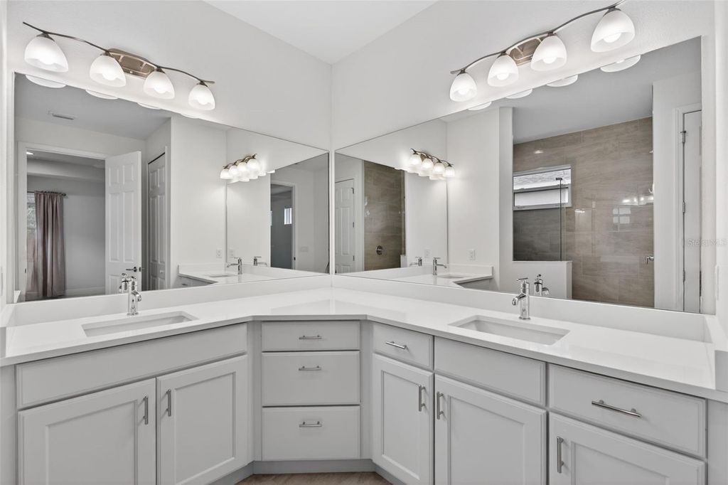 Image 26 of property listing at 12739 RAINWASHED LOOP, Parrish, FL 34219