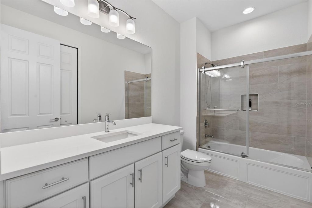 Image 31 of property listing at 12739 RAINWASHED LOOP, Parrish, FL 34219