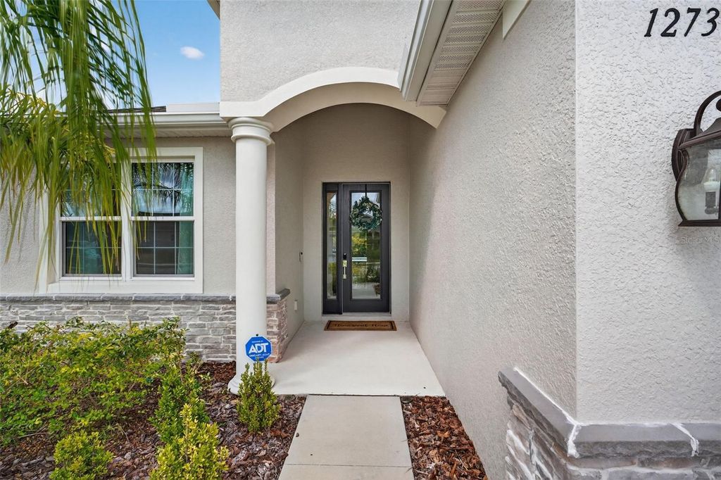 Image 5 of property listing at 12739 RAINWASHED LOOP, Parrish, FL 34219